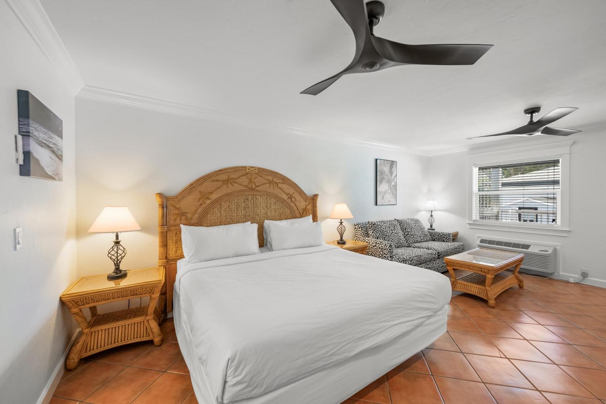 Tropic Isle At Anna Maria Island Inn Bradenton Beach Bagian luar foto