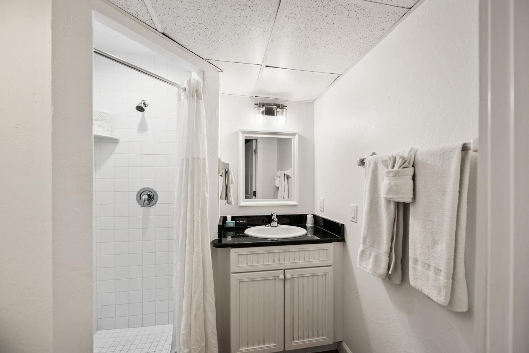 Tropic Isle At Anna Maria Island Inn Bradenton Beach Bagian luar foto