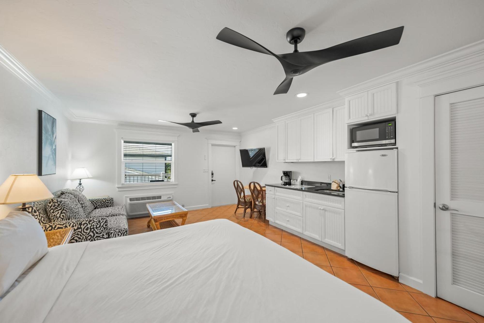 Tropic Isle At Anna Maria Island Inn Bradenton Beach Bagian luar foto