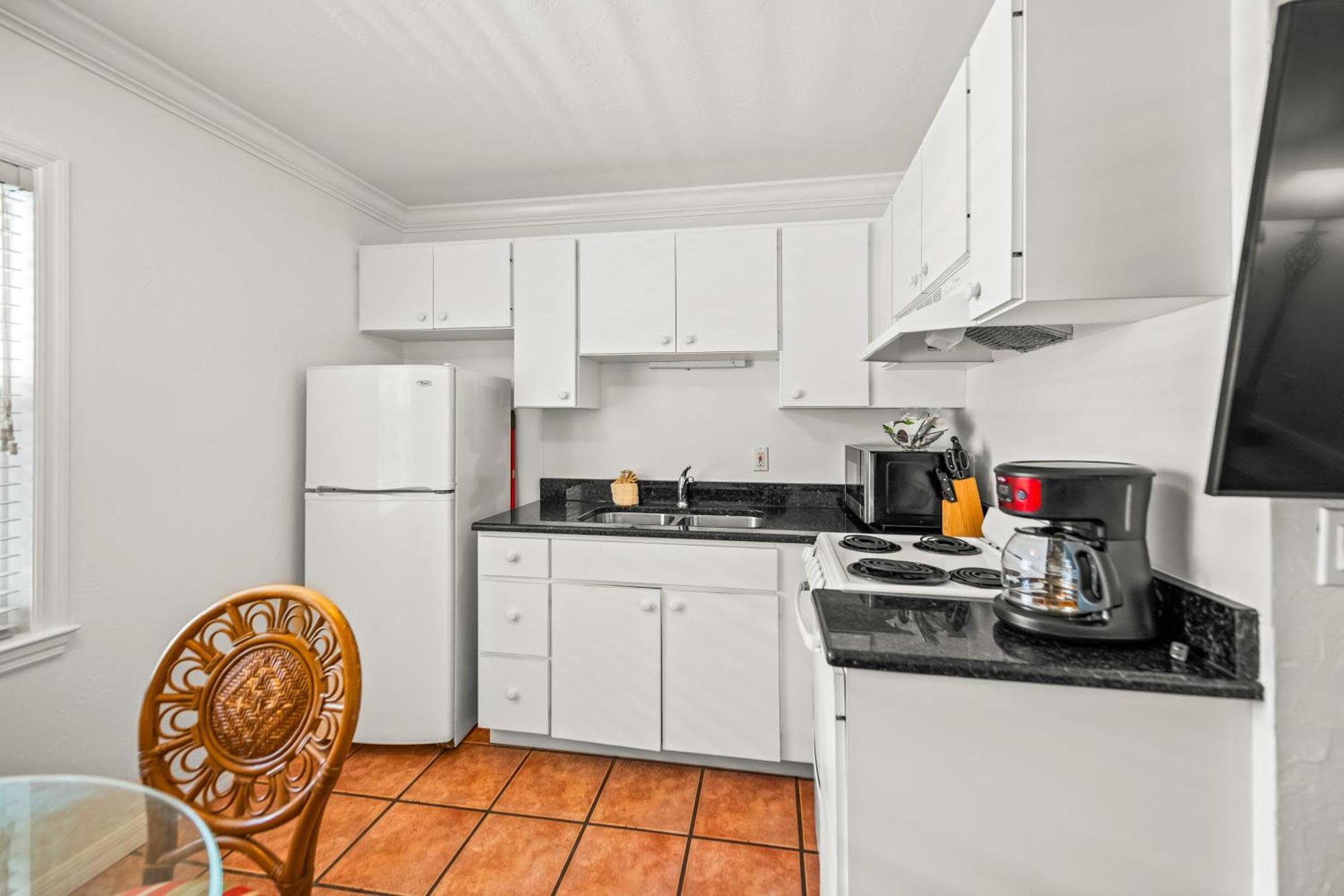 Tropic Isle At Anna Maria Island Inn Bradenton Beach Bagian luar foto