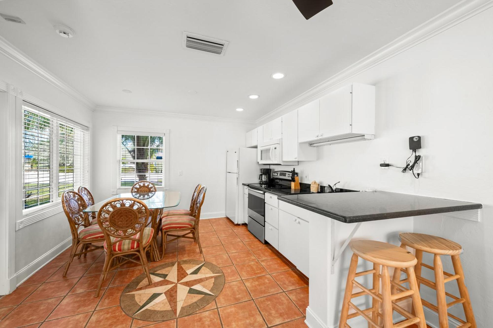 Tropic Isle At Anna Maria Island Inn Bradenton Beach Bagian luar foto