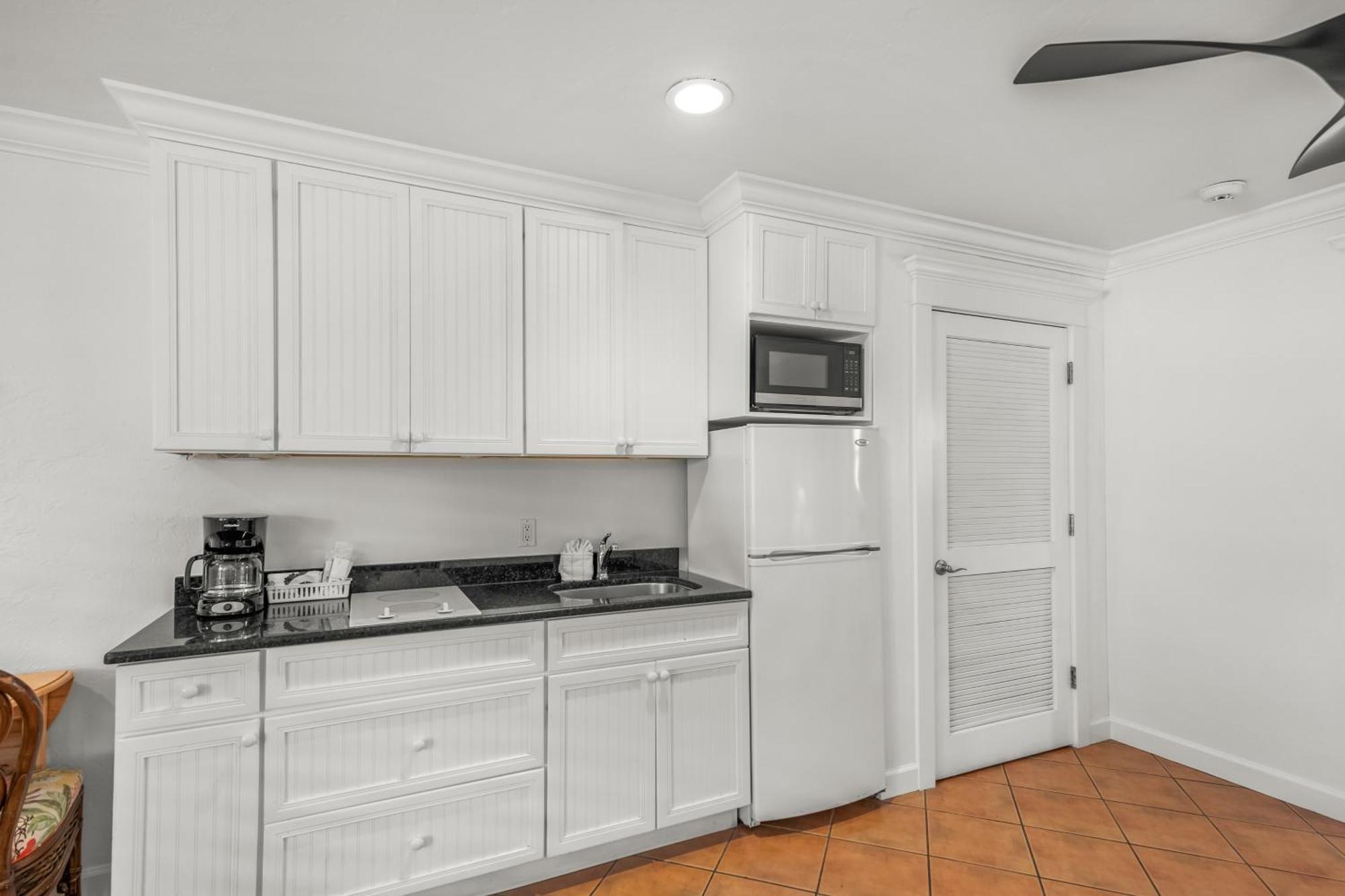 Tropic Isle At Anna Maria Island Inn Bradenton Beach Bagian luar foto