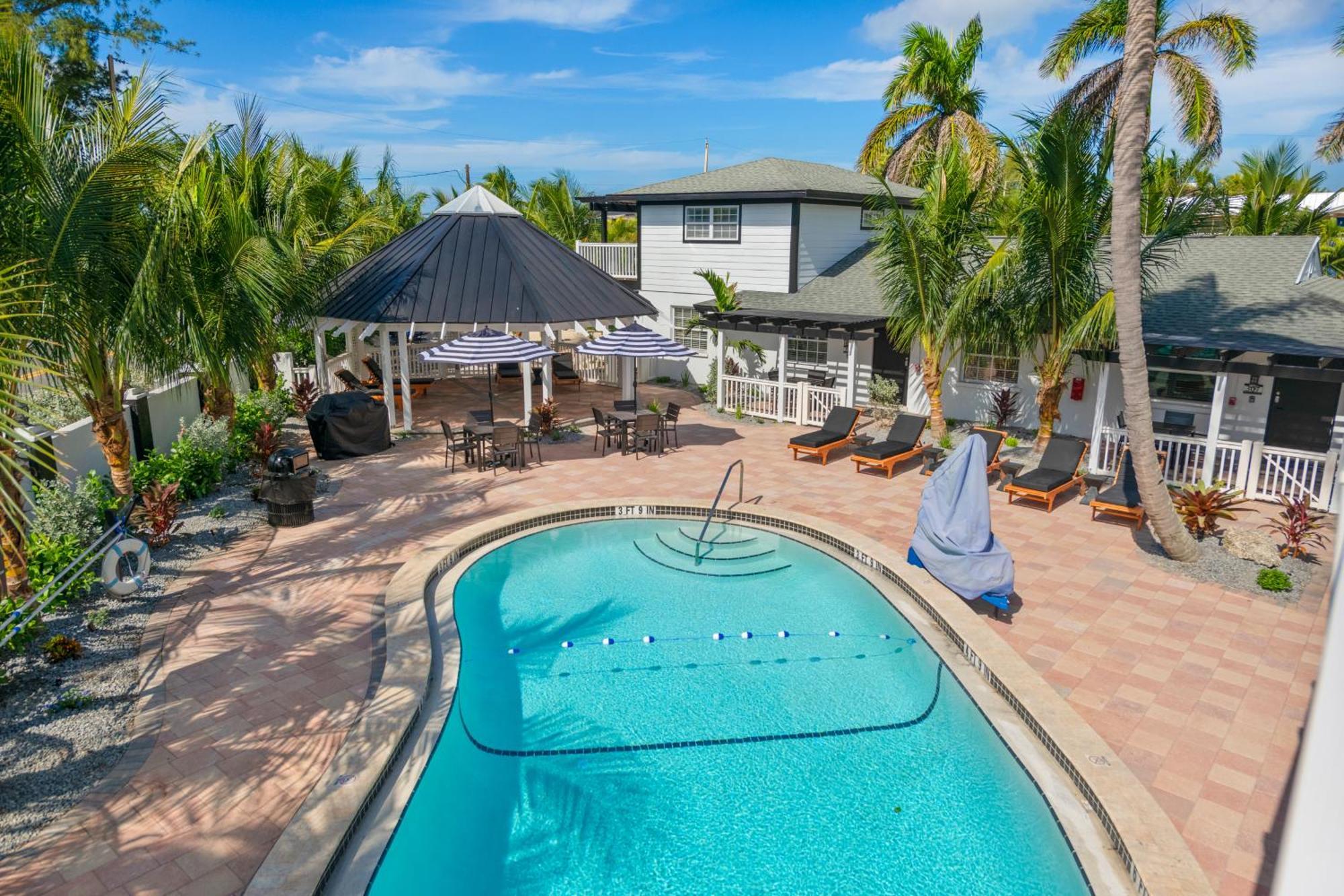 Tropic Isle At Anna Maria Island Inn Bradenton Beach Bagian luar foto